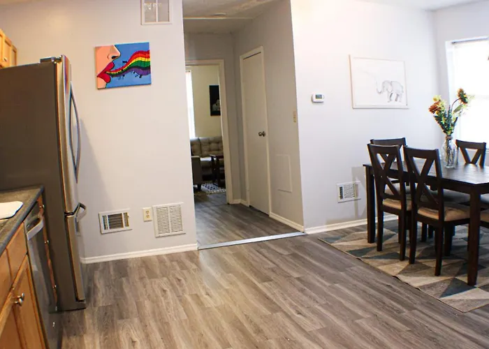 Apartment 2 Bedroom East Carson Street Sanctuary *